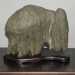 Una pietra raffigurante un mammut